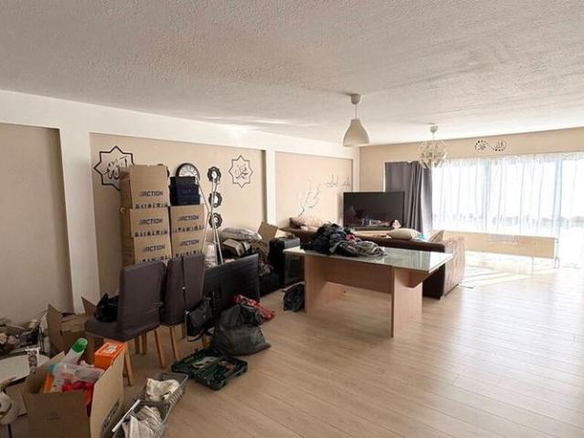 Appartement te huur in Merksem voor € 850 met 1 slaapkamer