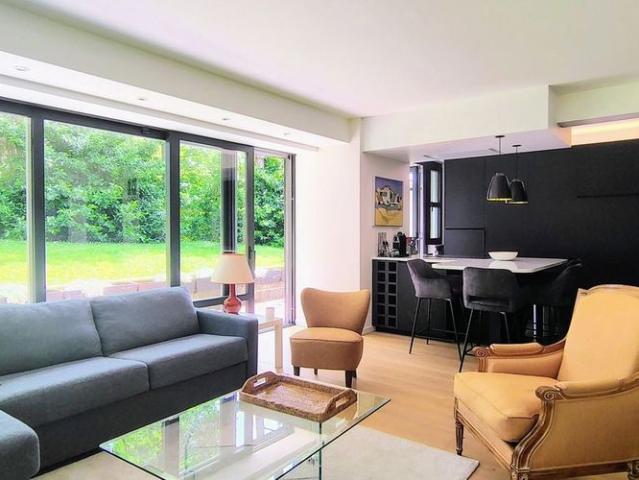 Appartement te huur in Oudergem voor € 1.750 met 2 slaapkamers