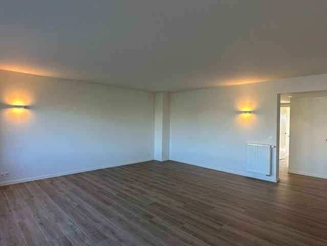 Appartement te huur in Oostende voor € 1.275 met 2 slaapkamers