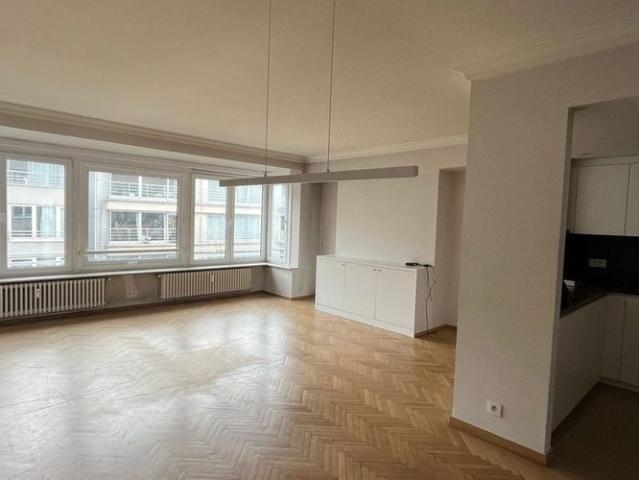 Appartement te huur in Oostende voor € 875 met 2 slaapkamers