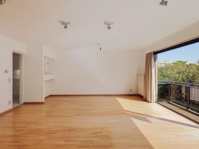 Appartement te huur in Oostende voor € 980 met 1 slaapkamer