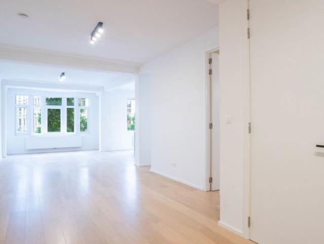 Appartement te huur in Antwerpen voor € 1.250 met 2 slaapkamers