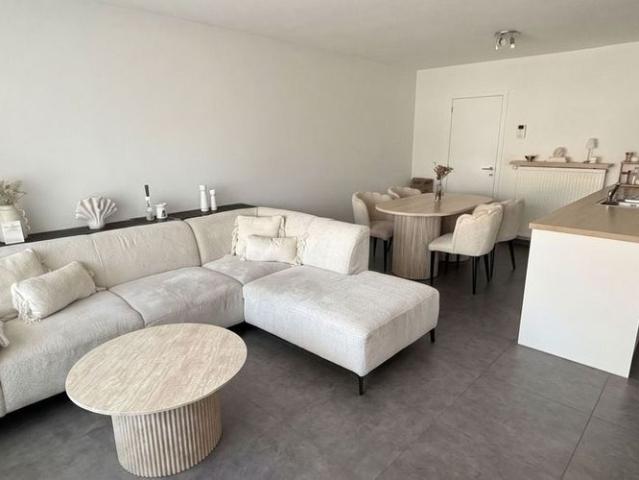 Appartement te huur in Belsele voor € 820 met 2 slaapkamers
