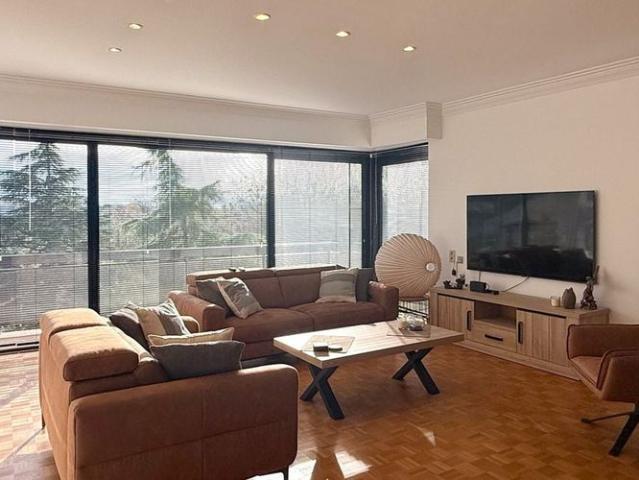 Appartement te huur in Beveren Waas voor € 950 met 2 slaapkamers