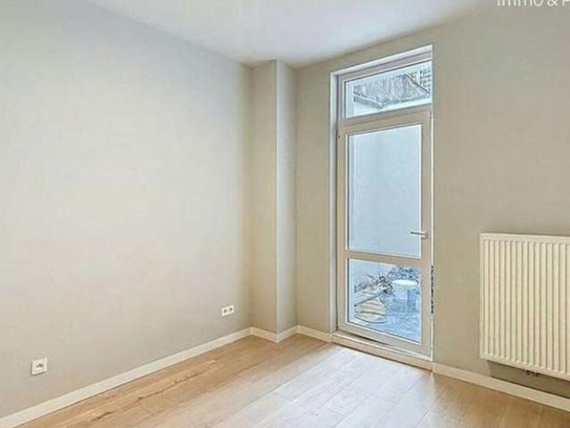 Appartement te huur in Brussel voor € 725 met 1 slaapkamer