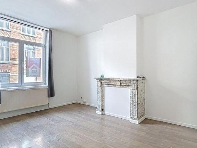 Appartement te huur in Brussel voor € 990 met 1 slaapkamer