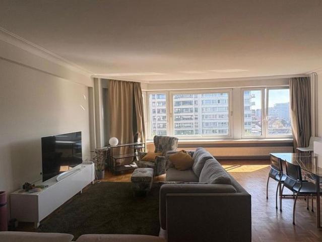 Appartement te huur in Brussel voor € 2.000 met 4 slaapkamers