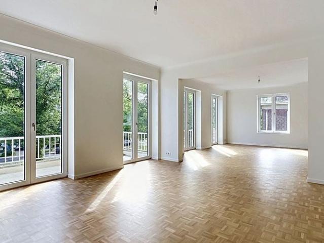 Appartement te huur in Brussel voor € 3.400 met 4 slaapkamers