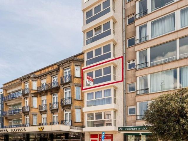 Appartement te huur in De Panne voor € 750 met 1 slaapkamer