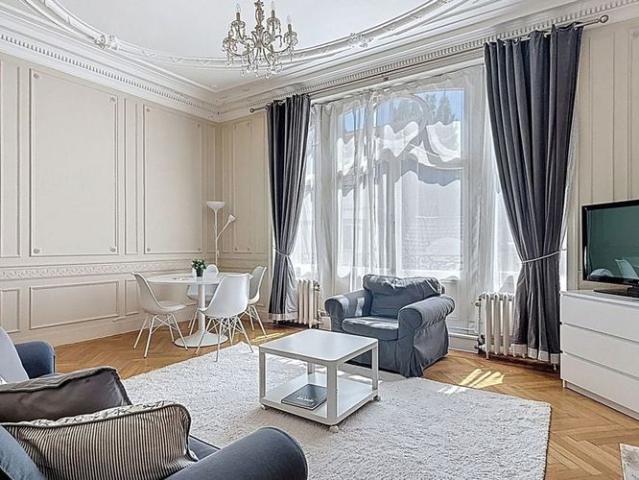 Appartement te huur in Etterbeek voor € 1.395 met 1 slaapkamer