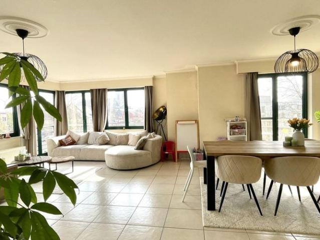 Appartement te huur in Evergem voor € 885 met 3 slaapkamers