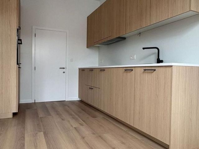 Appartement te huur in Ekeren voor € 900 met 1 slaapkamer