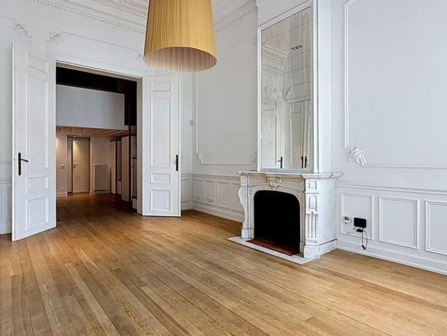 Appartement te huur in Elsene voor € 1.250 met 1 slaapkamer