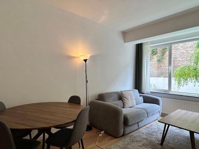 Appartement te huur in Elsene voor € 1.300 met 1 slaapkamer