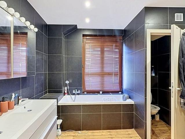 Appartement te huur in Elsene voor € 1.350 met 1 slaapkamer
