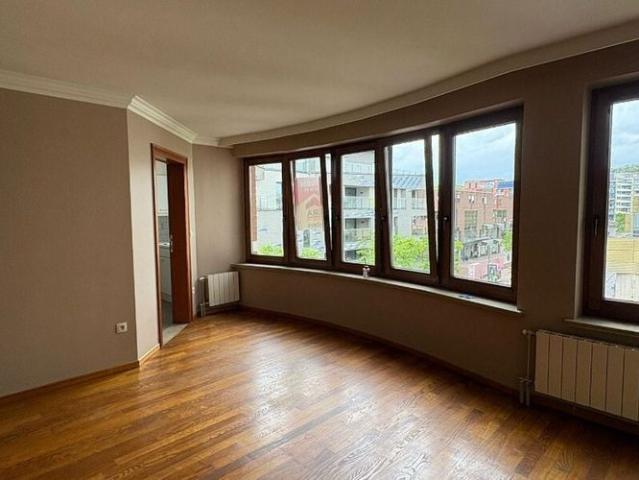 Appartement te huur in Genk voor € 895 met 2 slaapkamers