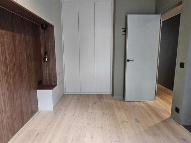Appartement te huur in Hemiksem voor € 950 met 1 slaapkamer