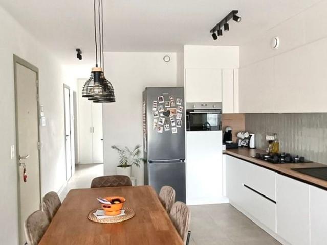 Appartement te huur in Herzele voor € 745 met 1 slaapkamer