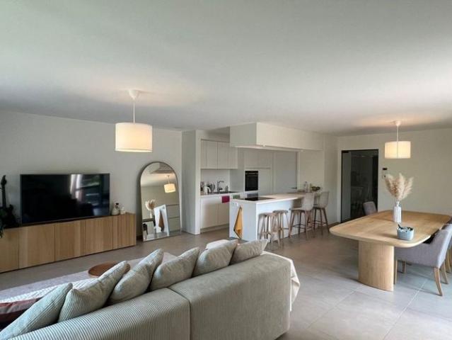 Appartement te huur in Jabbeke voor € 1.125 met 2 slaapkamers