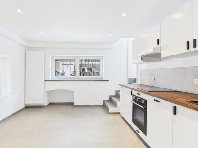 Appartement te huur in Jette voor € 1.200 met 1 slaapkamer