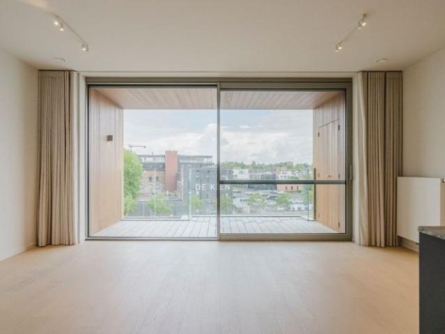 Appartement te huur in Kortrijk voor € 1.150 met 2 slaapkamers