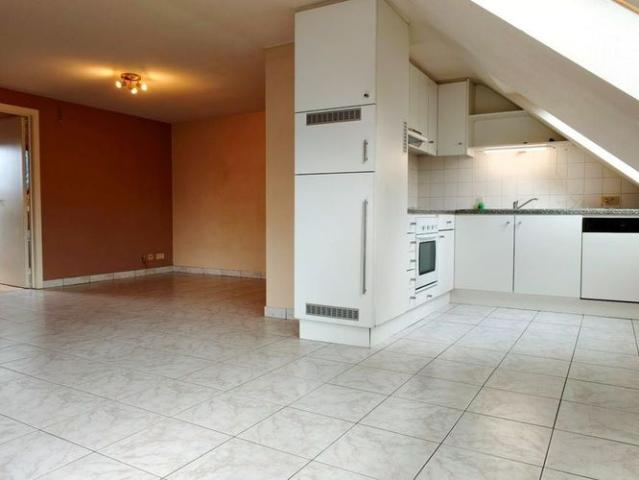 Appartement te huur in Kortrijk voor € 680 met 2 slaapkamers