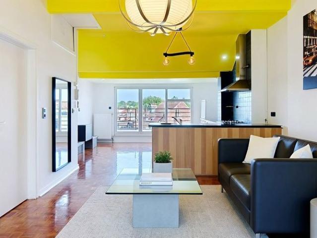 Appartement te huur in Laken voor € 1.000 met 1 slaapkamer