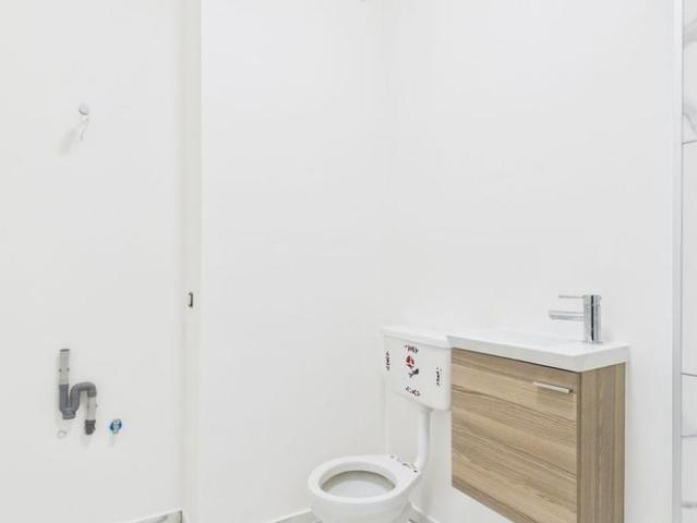 Appartement te huur in Laken voor € 990 met 1 slaapkamer