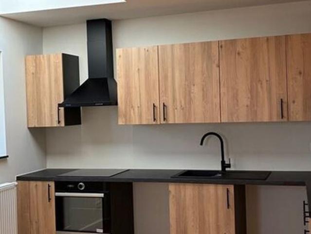 Appartement te huur in Liège voor € 875 met 2 slaapkamers