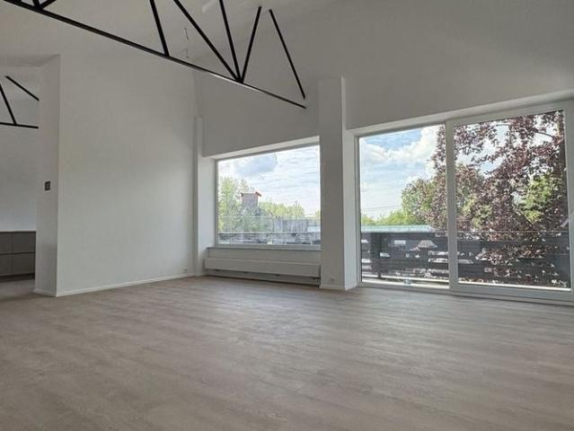 Appartement te huur in Ruisbroek voor € 1.200 met 3 slaapkamers