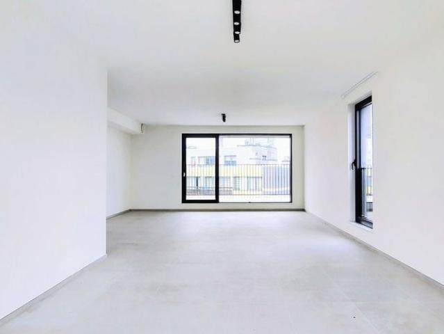 Appartement te huur in Schaarbeek voor € 2.100 met 3 slaapkamers