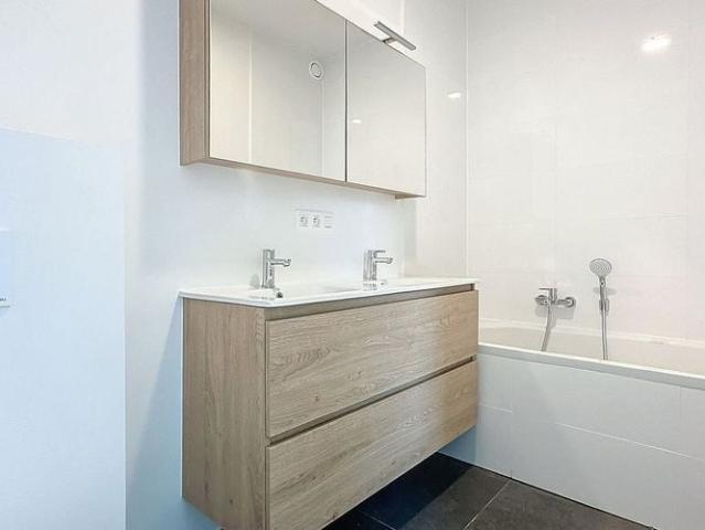 Appartement te huur in Schaarbeek voor € 2.560 met 4 slaapkamers