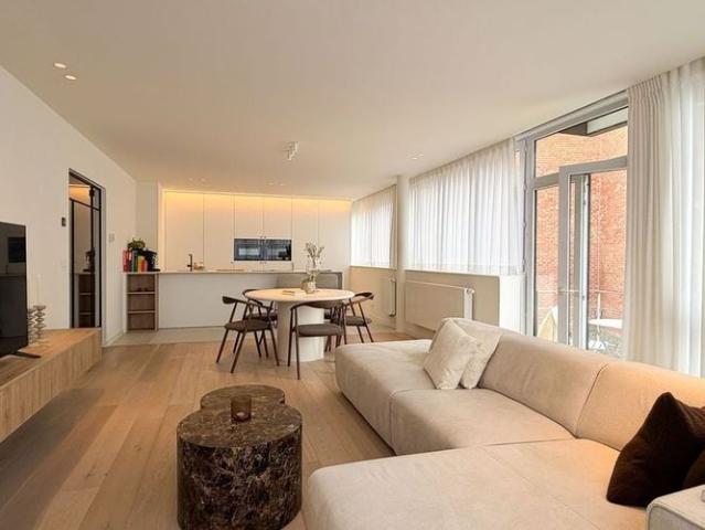 Appartement te huur in Sint Andries voor € 895 met 3 slaapkamers