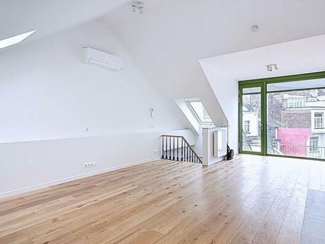 Appartement te huur in Sint Gillis voor € 2.450 met 3 slaapkamers