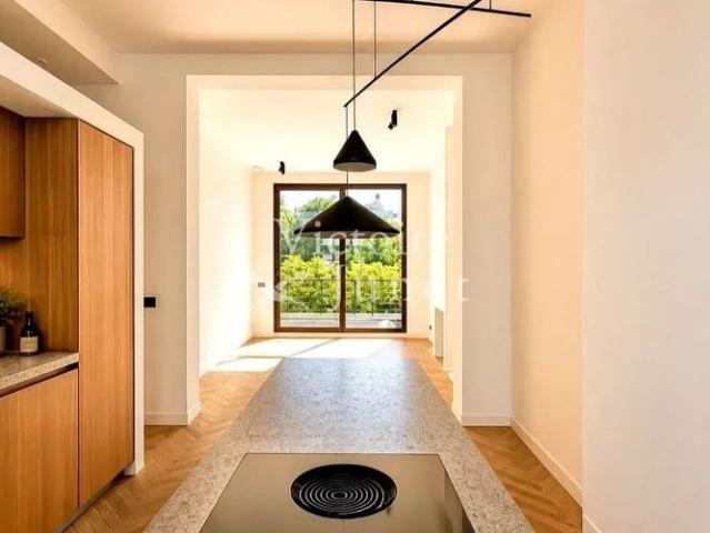 Appartement te huur in Sint Gillis voor € 2.640 met 2 slaapkamers