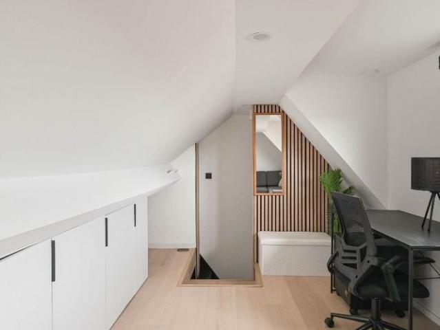 Duplex te huur in Sint Gillis voor € 1.990 met 4 slaapkamers