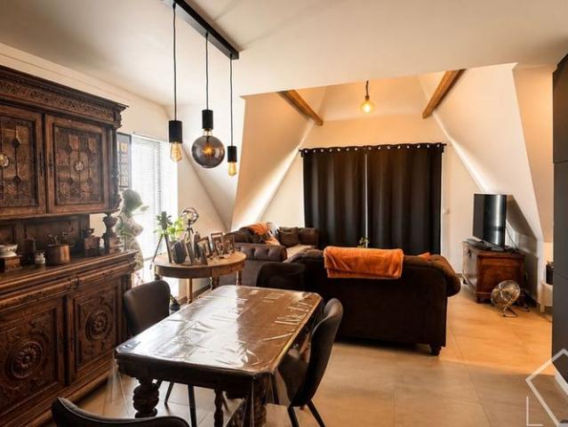 Appartement te huur in Sint Lievens Houtem voor € 800 met 1 slaapkamer