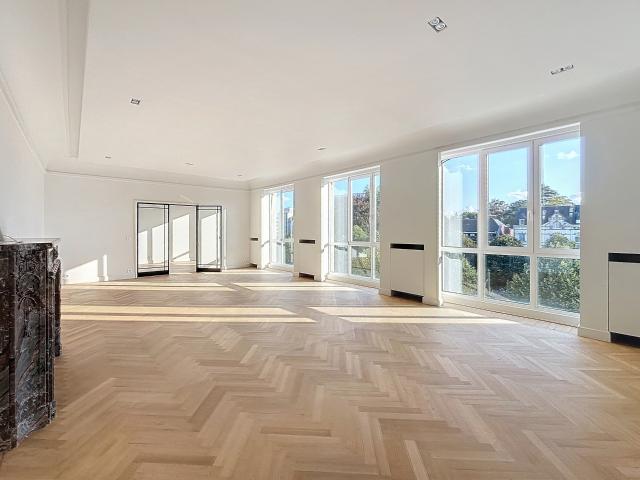 Appartement te huur in Sint Pieters Woluwe met 4 slaapkamers
