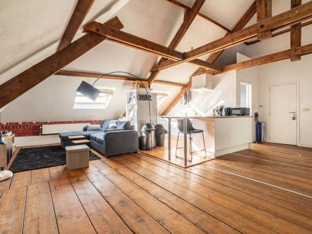 Appartement te huur in Tournai voor € 600 met 1 slaapkamer