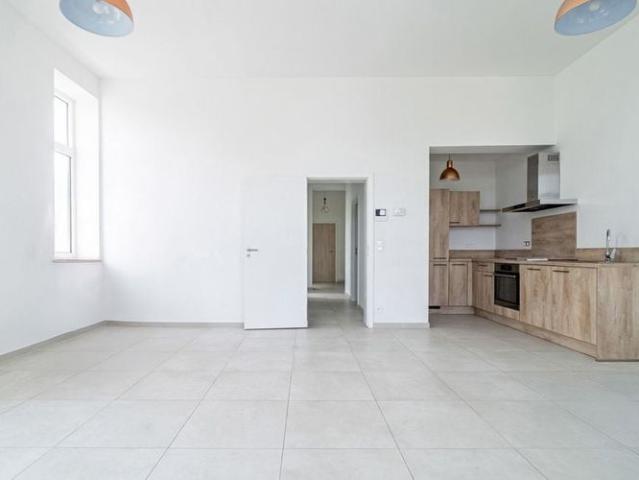 Appartement te huur in Tournai voor € 975 met 2 slaapkamers