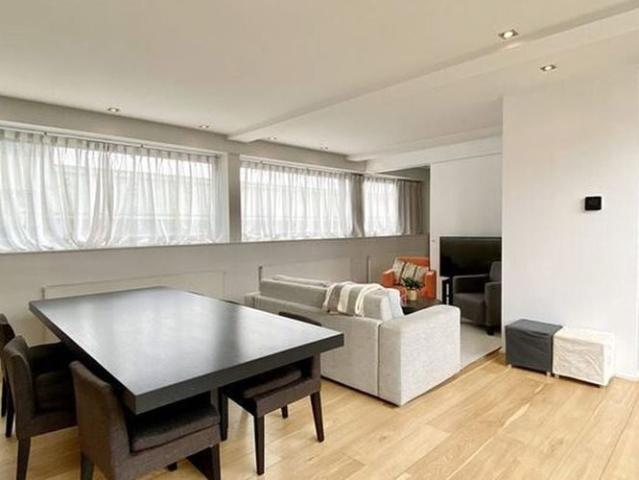 Appartement te huur in Ukkel voor € 1.500 met 2 slaapkamers