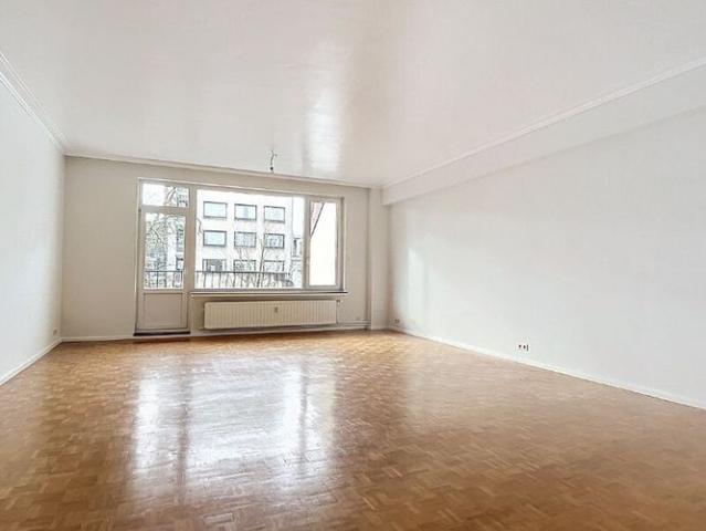 Appartement te huur in Ukkel voor € 1.650 met 3 slaapkamers