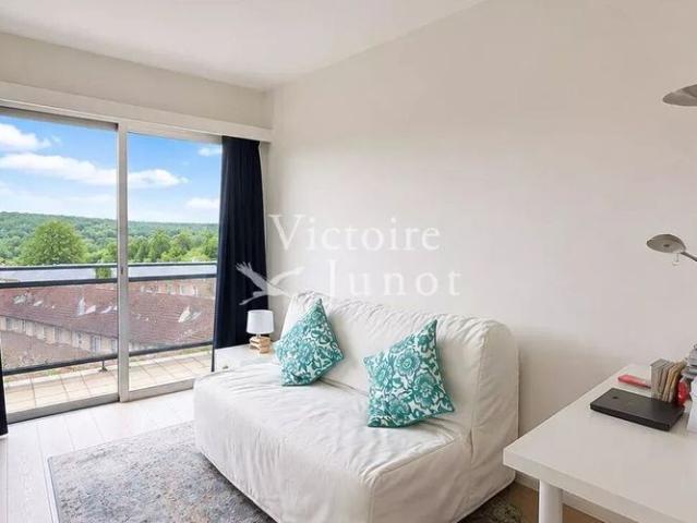 Appartement te huur in Ukkel voor € 1.700 met 2 slaapkamers