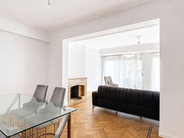 Appartement te huur in Ukkel voor € 1.850 met 3 slaapkamers