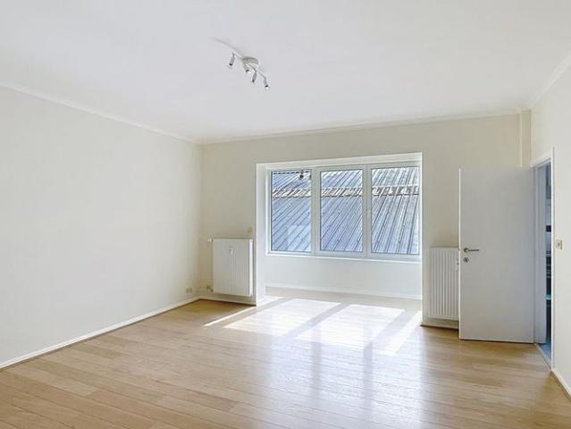 Appartement te huur in Ukkel voor € 1.150 met 2 slaapkamers