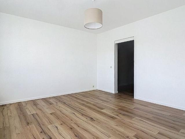 Appartement te huur in Ukkel voor € 1.150 met 1 slaapkamer