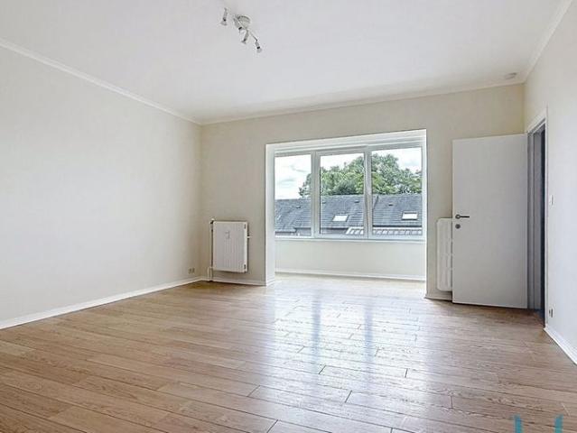 Appartement te huur in Ukkel voor € 1.250 met 2 slaapkamers