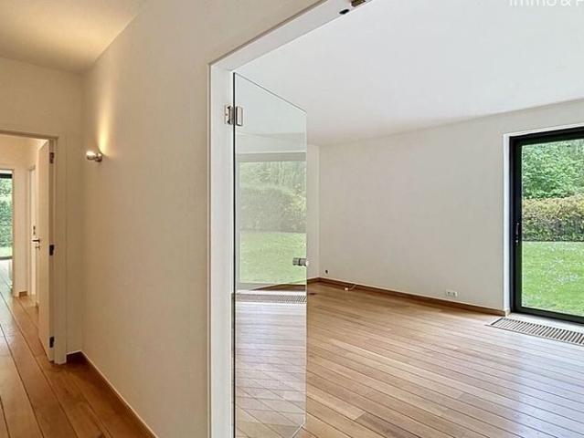 Appartement te huur in Ukkel voor € 2.095 met 2 slaapkamers