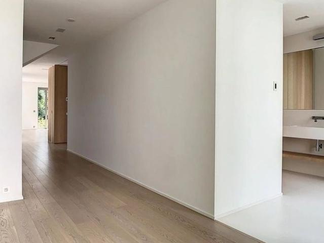 Appartement te huur in Ukkel voor € 6.585 met 3 slaapkamers