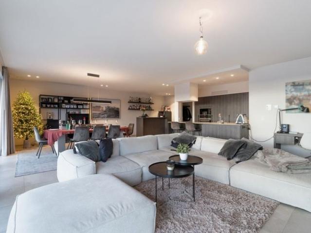 Appartement te huur in Wevelgem voor € 1.100 met 3 slaapkamers